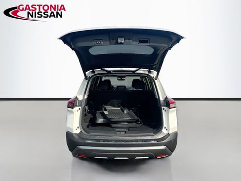 Used 2023 Nissan Rogue SL w/ SL Premium Package image 36