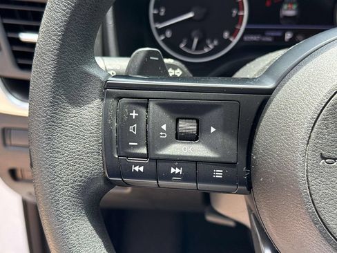 Used 2024 Nissan Rogue SV FWD image 20