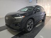 Used 2023 Audi Q4 e-tron Premium Plus w/ Premium Plus AWD/4WD image 24