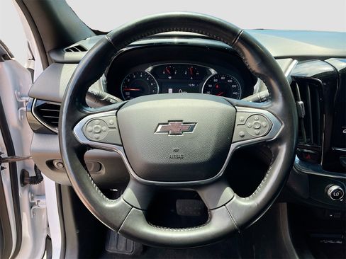 Used 2022 Chevrolet Traverse RS image 11
