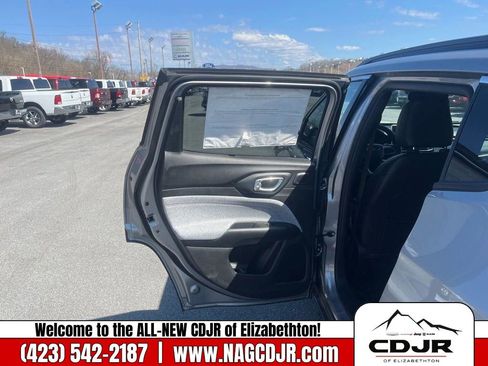 New 2023 Jeep Compass Latitude w/ Sun and Sound Group image 13