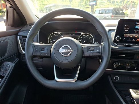 Used 2023 Nissan Rogue S FWD image 19