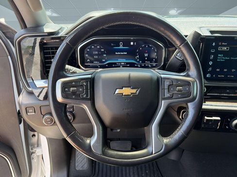 Used 2022 Chevrolet Silverado 1500 LT w/ Max Trailering Package RWD image 11
