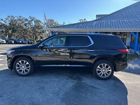 Used 2018 Chevrolet Traverse Premier image 2