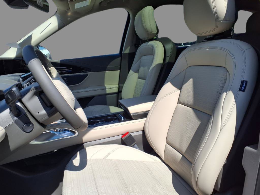 New 2025 Lincoln Nautilus Reserve w/ Jet Appearance Package AWD/4WD image 5