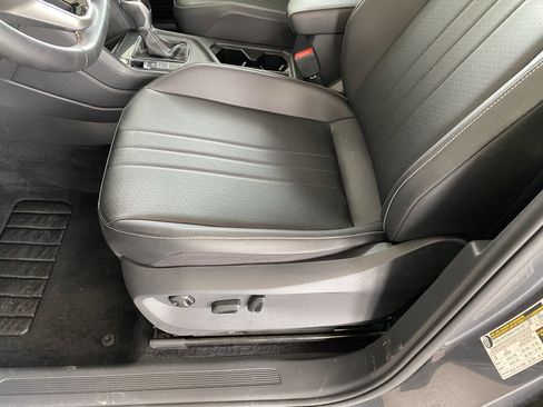 Certified 2022 Volkswagen Tiguan SE w/ Panoramic Sunroof Package image 13