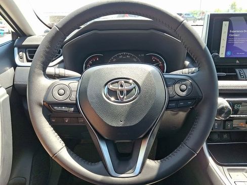 Used 2025 Toyota RAV4 XLE Premium AWD/4WD image 15