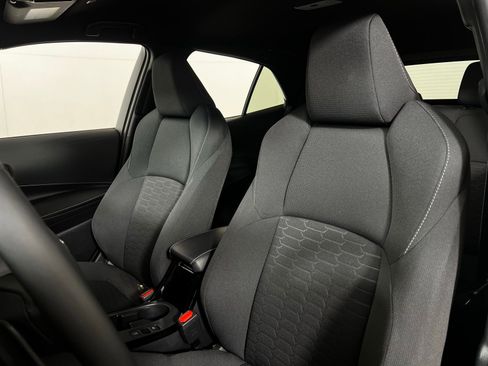 Certified 2025 Toyota Corolla SE w/ SE Package image 13