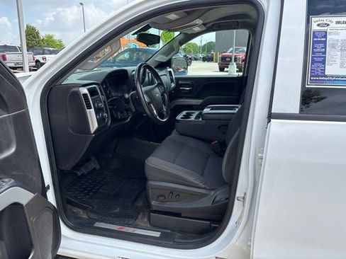 Used 2018 Chevrolet Silverado 1500 LT w/ Redline Edition AWD/4WD image 18
