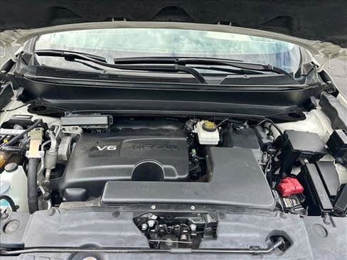Used 2017 Nissan Pathfinder SV FWD image 27