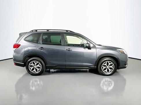 Used 2023 Subaru Forester Premium AWD/4WD image 9