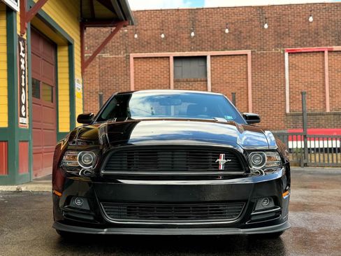 Used 2013 Ford Mustang GT Premium w/ Electronics Pkg RWD image 11