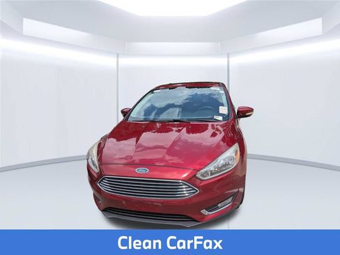 Used 2017 Ford Focus Titanium FWD image 2
