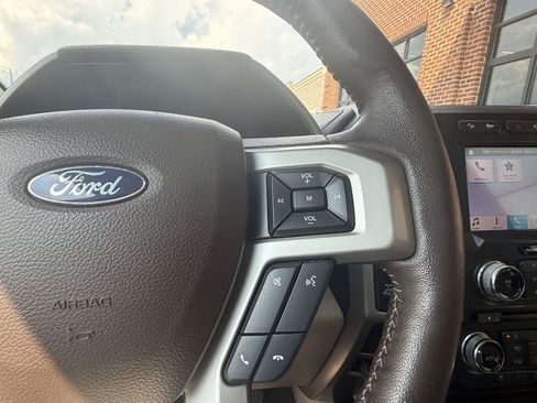 Used 2018 Ford F150 Lariat w/ Equipment Group 502A Luxury AWD/4WD image 12