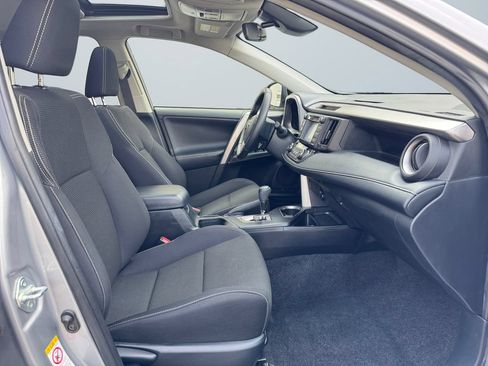 Used 2018 Toyota RAV4 XLE AWD/4WD image 15