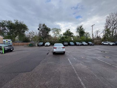 Used 2025 Nissan Versa SV FWD image 15