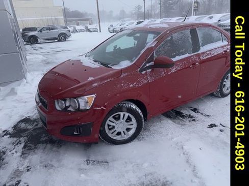 Used 2013 Chevrolet Sonic LT image 2