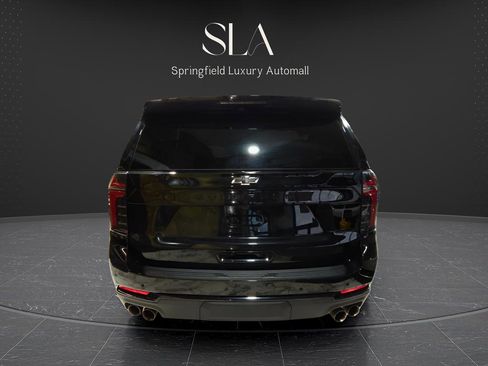 Used 2025 Chevrolet Suburban Z71 image 6