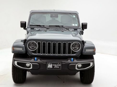 Used 2024 Jeep Wrangler Unlimited Sahara w/ Technology Group image 5