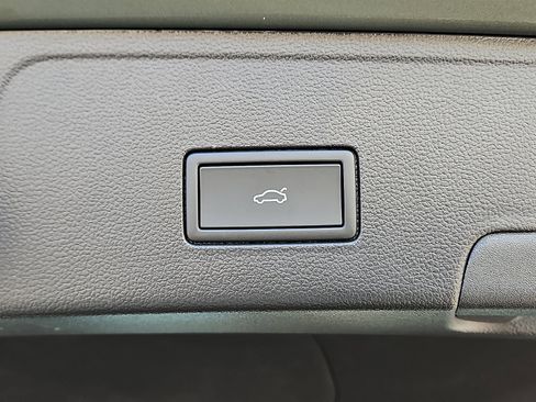 New 2026 Volkswagen Atlas Cross Sport SE image 7