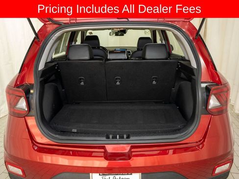 Used 2024 Hyundai Venue Limited FWD image 5