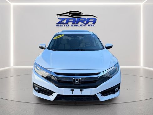 Used 2018 Honda Civic Touring image 2