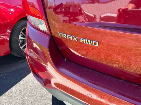 Used 2019 Chevrolet Trax Premier AWD/4WD image 4