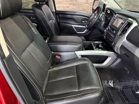 Used 2016 Nissan Titan PRO-4X w/ Pro-4x Convenience Package AWD/4WD image 23