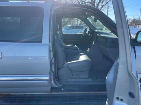 Used 2006 GMC Yukon XL SLT w/ SLT Preferred Equipment Group image 30