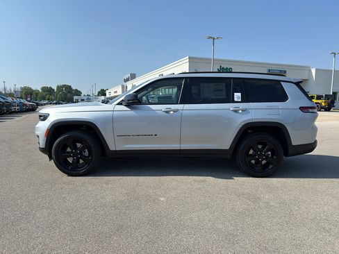New 2025 Jeep Grand Cherokee L Limited w/ Luxury Tech Group II image 6