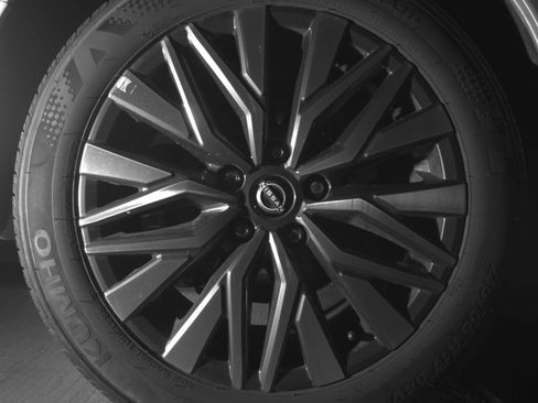 Used 2025 Nissan Altima 2.5 SV FWD image 18