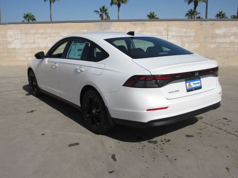 New 2025 Honda Accord SE image 5