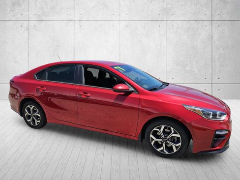 Used 2021 Kia Forte LXS FWD image 1