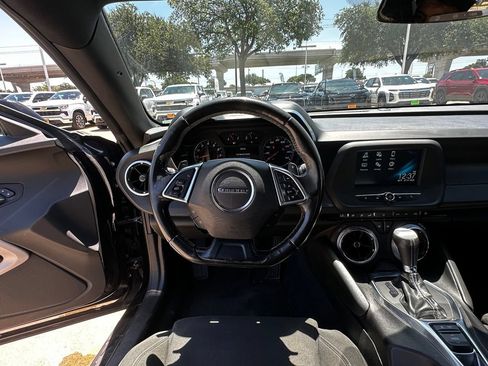 Used 2018 Chevrolet Camaro LT RWD image 13