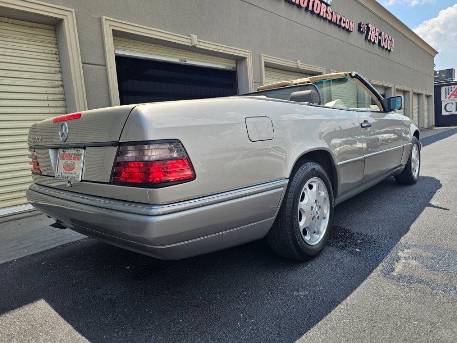 Used 1994 Mercedes-Benz E 320 Convertible image 26