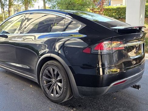 Used 2018 Tesla Model X 100D image 8