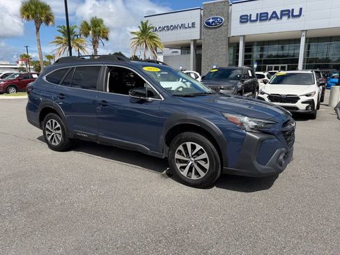 Used 2023 Subaru Outback Premium AWD/4WD image 1
