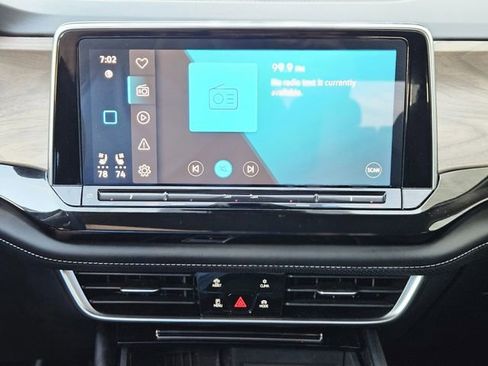 Used 2025 Volkswagen Atlas SE FWD image 22