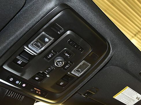 Used 2023 Chevrolet Tahoe Premier AWD/4WD image 25