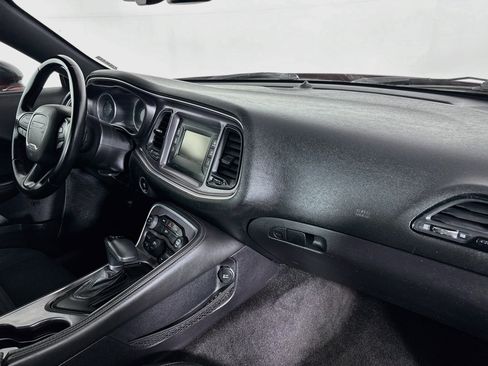 Used 2016 Dodge Challenger SXT RWD image 23