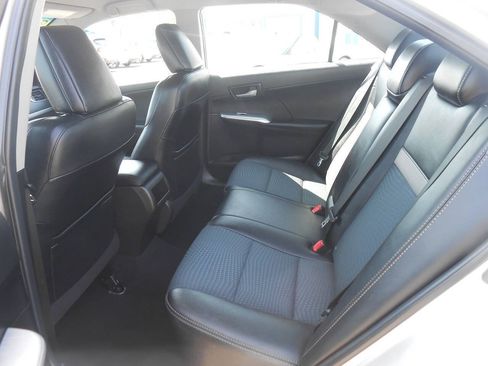 Used 2014 Toyota Camry SE w/ Fleet Convenience Package FWD image 11