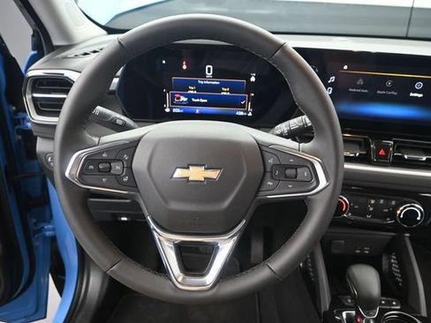 Used 2024 Chevrolet TrailBlazer LT w/ LT Cold Weather Package FWD image 5