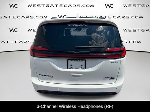 Used 2021 Chrysler Pacifica Limited w/ Uconnect Theater Family Group AWD/4WD image 8