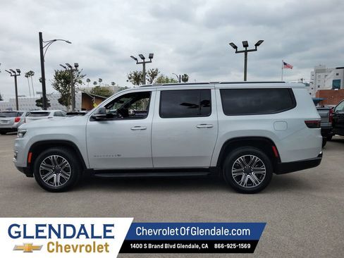 Used 2024 Jeep Wagoneer L Series II image 15