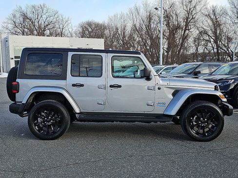 Used 2021 Jeep Wrangler Unlimited Sahara w/ Cold Weather Group image 7