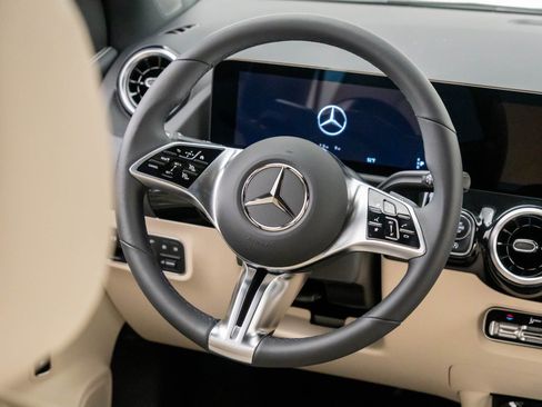 Certified 2025 Mercedes-Benz GLA 250 4MATIC image 11
