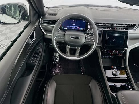Certified 2023 Jeep Grand Cherokee Altitude AWD/4WD image 32