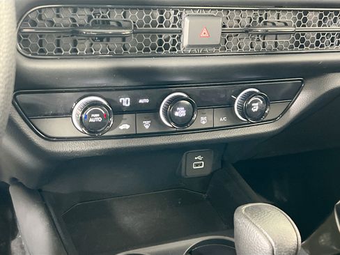 Used 2023 Honda HR-V LX image 15