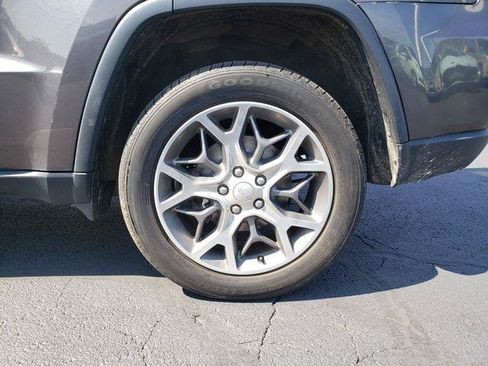 Used 2020 Jeep Grand Cherokee Limited AWD/4WD image 11