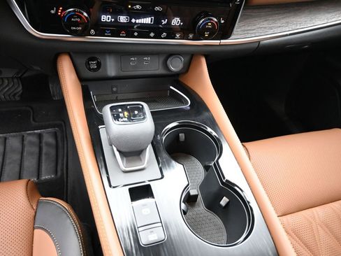 Used 2024 Nissan Rogue Platinum w/ Platinum Premium Package image 22